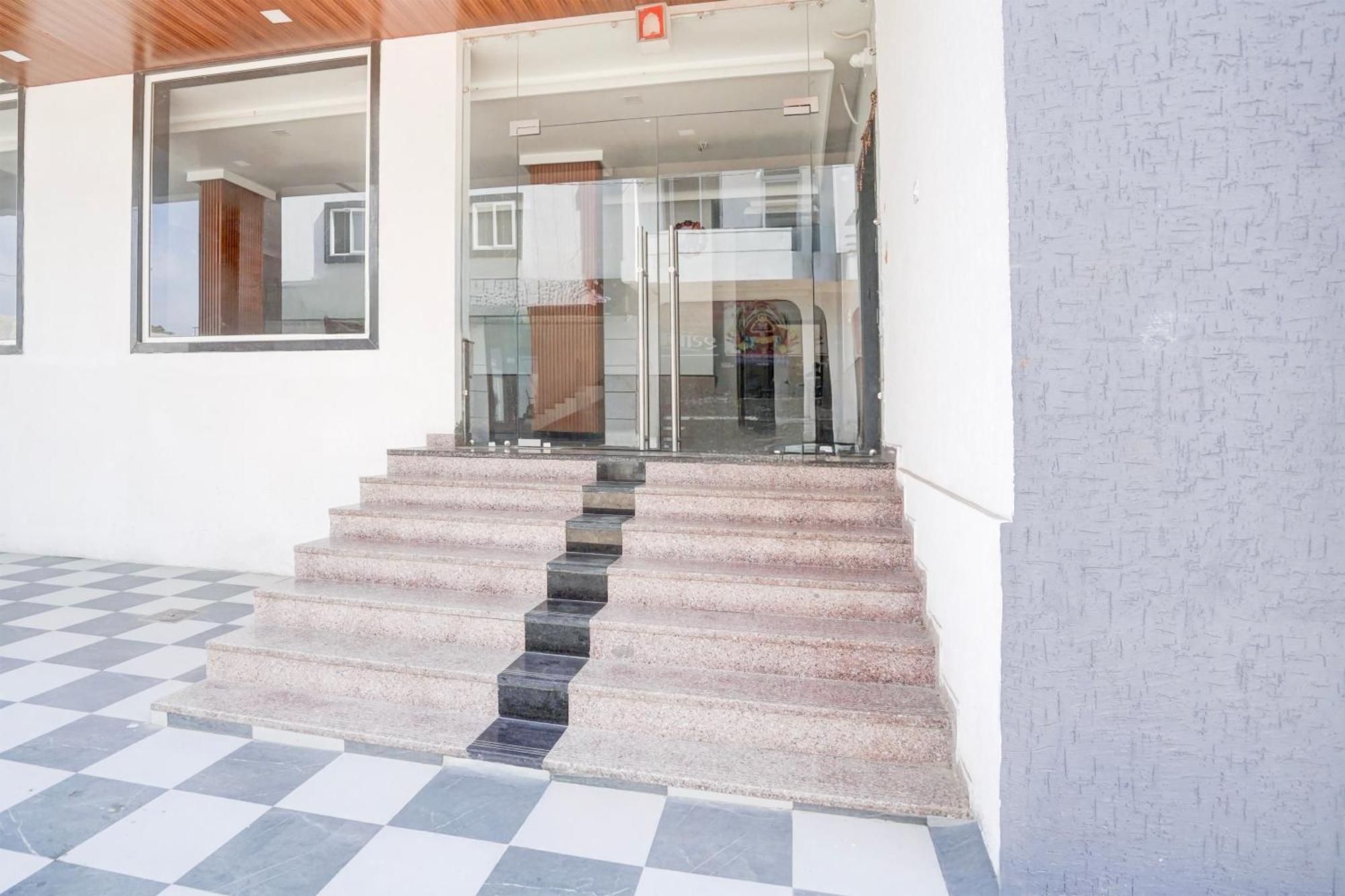 Hotel O Shree Gurukripa Khātu Exterior foto
