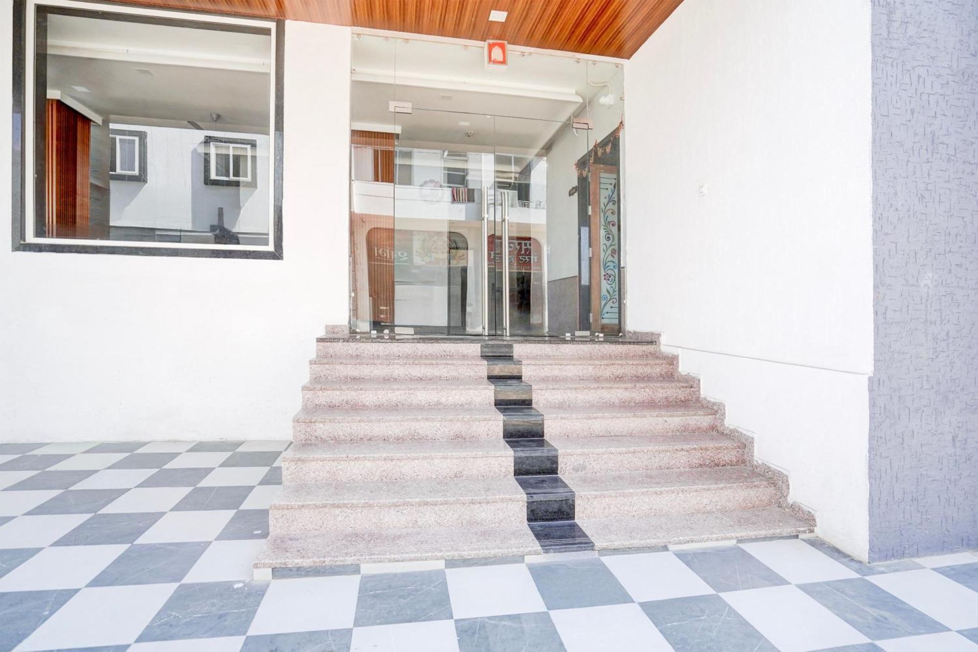 Hotel O Shree Gurukripa Khātu Exterior foto